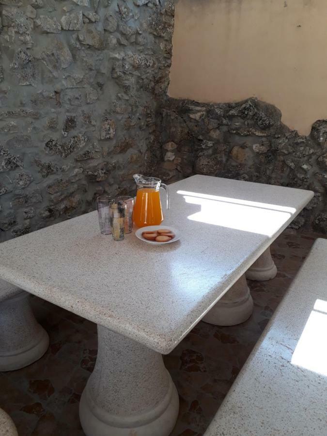 Casa Dos Amigos * Anciao